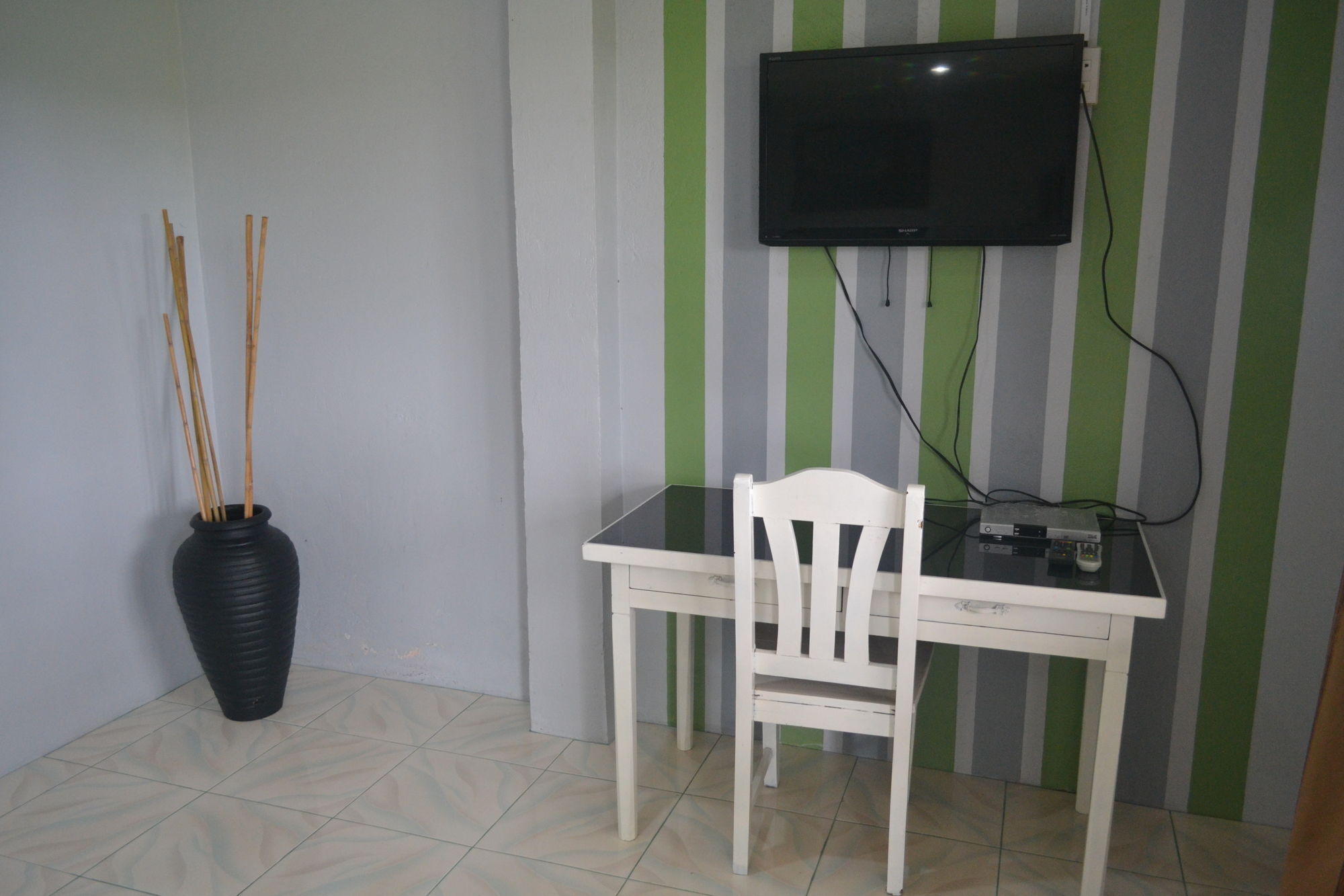 El Paso Inn Tagaytay City Екстер'єр фото