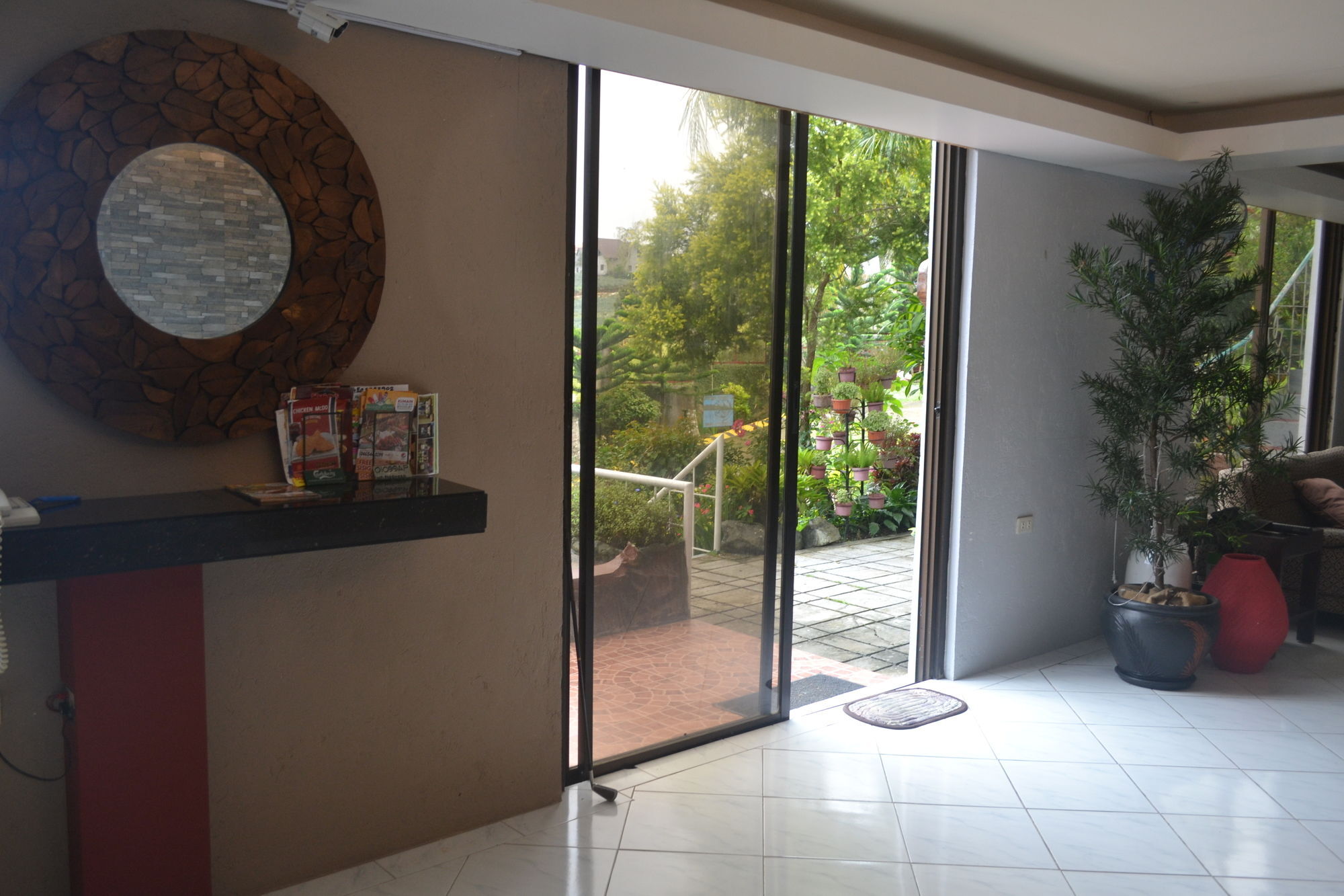 El Paso Inn Tagaytay City Екстер'єр фото